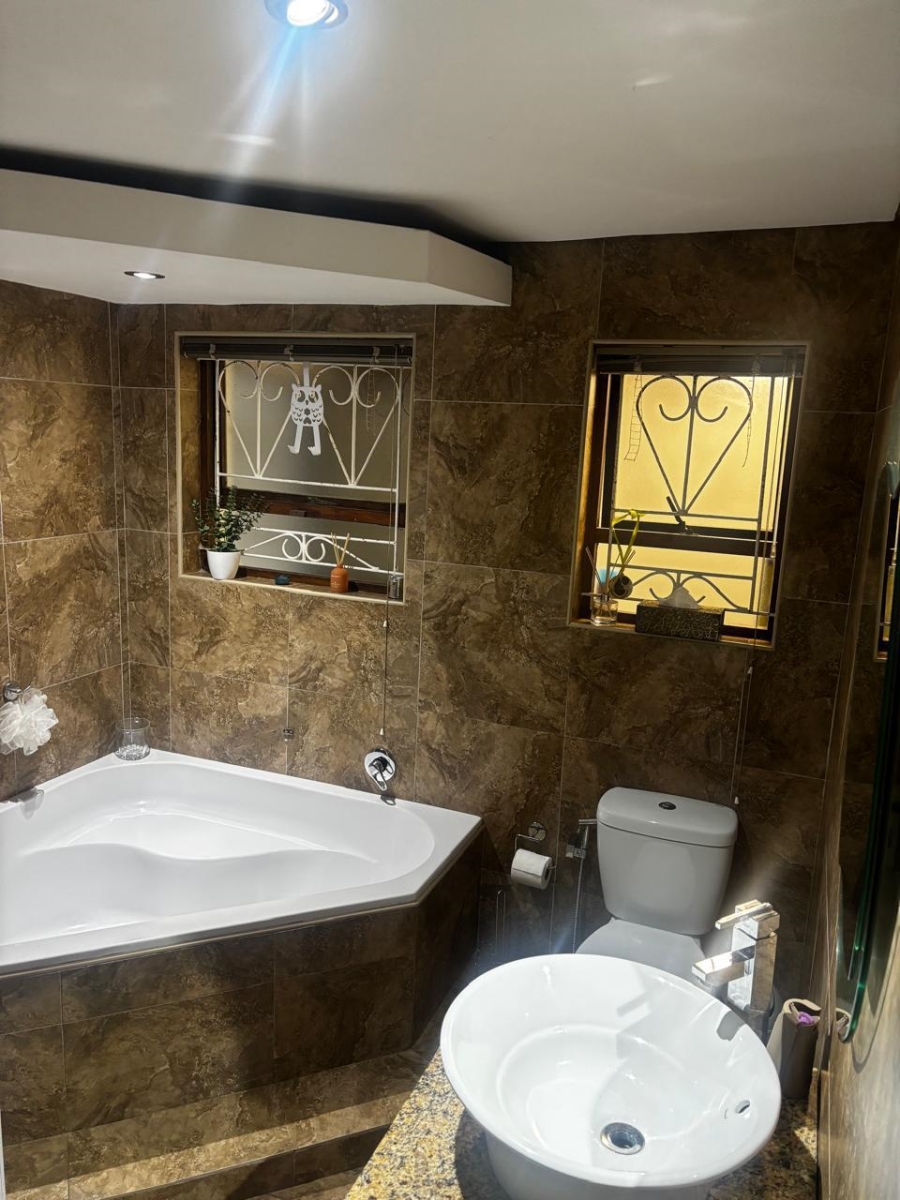 3 Bedroom Property for Sale in Strandfontein Village Western Cape